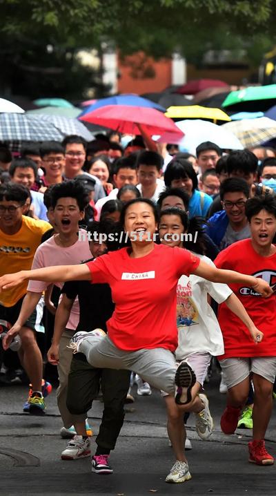 上海海港一锤定音，稳扎稳打追逐梦想